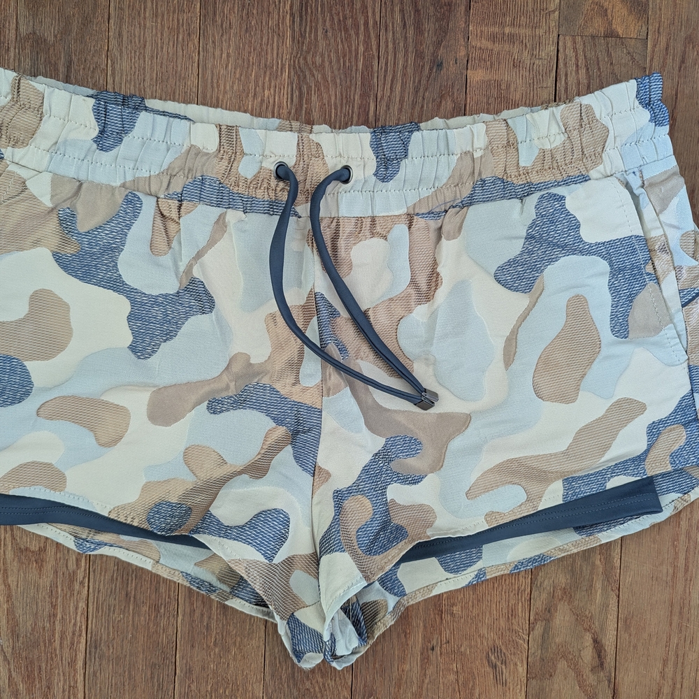 Koral Sand  Shorts In Ahrn & Camo Lightweight Elastic Waist